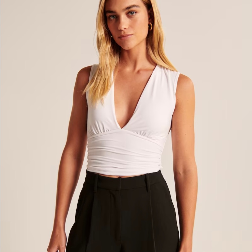 Abercrombie Cropped V-Neck Ruched Top